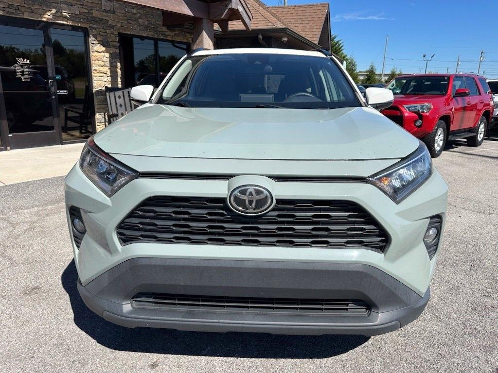 Toyota RAV4 XLE FWD (Natl) 2020