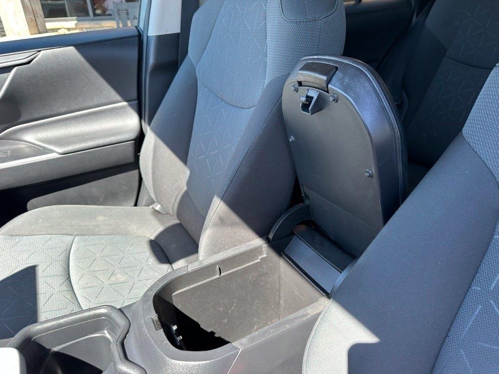 Toyota RAV4 XLE FWD (Natl) 2020