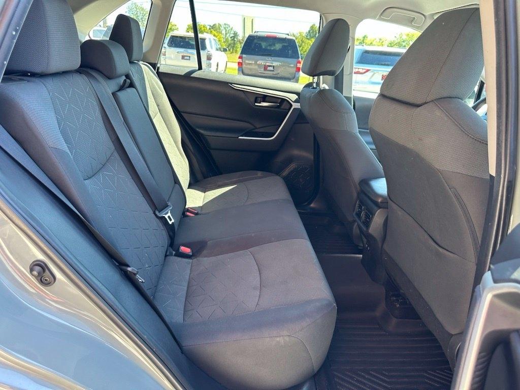 Toyota RAV4 XLE FWD (Natl) 2020