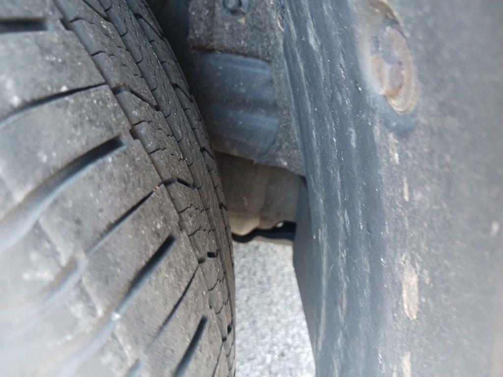 Toyota Sienna 5dr 7-Pass Van V6 LE FWD (Natl) 2012
