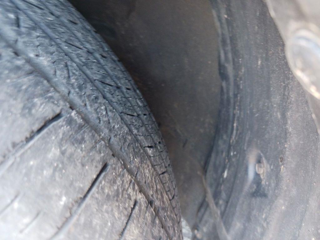 Toyota Sienna 5dr 7-Pass Van V6 LE FWD (Natl) 2012