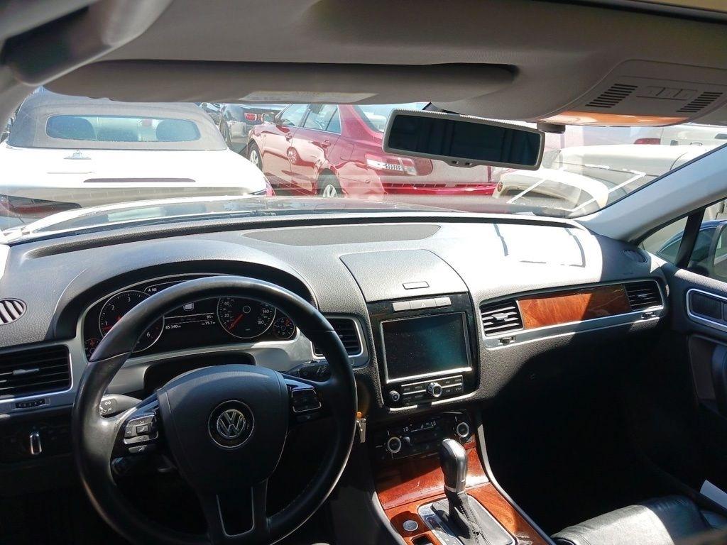 Volkswagen Touareg 4dr TDI Sport w/Nav 2014