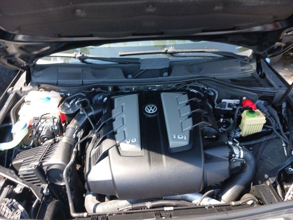 Volkswagen Touareg 4dr TDI Sport w/Nav 2014