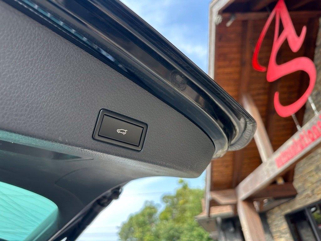 Volkswagen Touareg 4dr TDI Sport w/Nav 2014