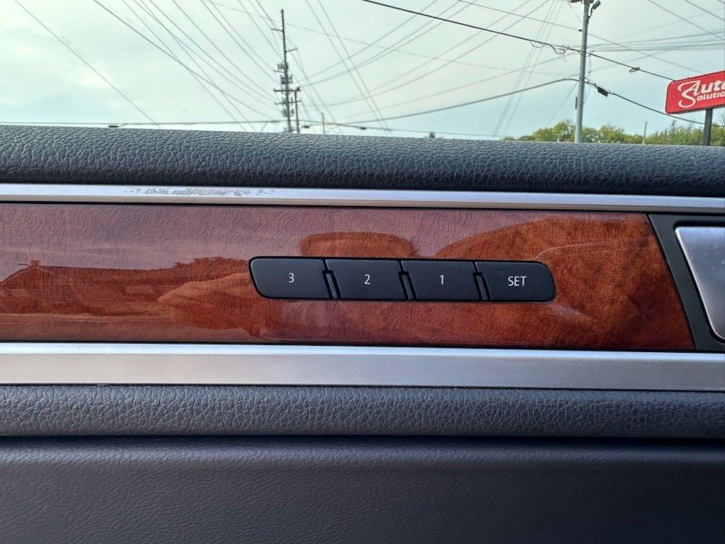 Volkswagen Touareg 4dr TDI Sport w/Nav 2014