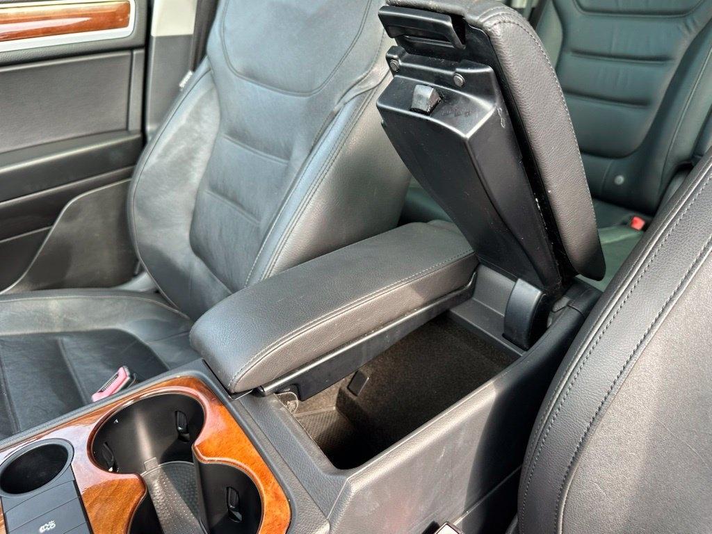 Volkswagen Touareg 4dr TDI Sport w/Nav 2014