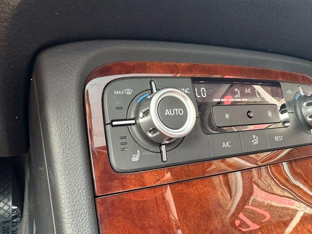 Volkswagen Touareg 4dr TDI Sport w/Nav 2014