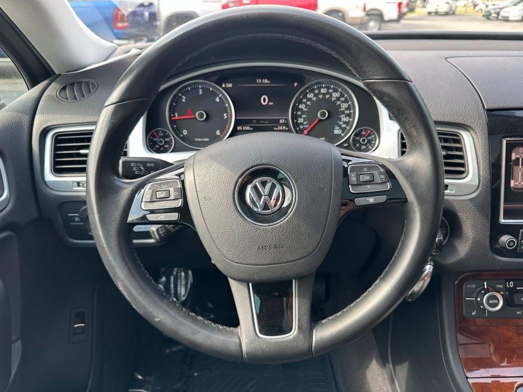 Volkswagen Touareg 4dr TDI Sport w/Nav 2014