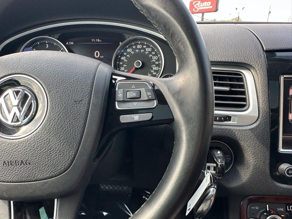 Volkswagen Touareg 4dr TDI Sport w/Nav 2014