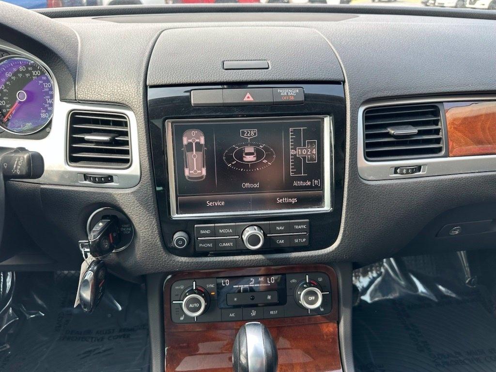 Volkswagen Touareg 4dr TDI Sport w/Nav 2014