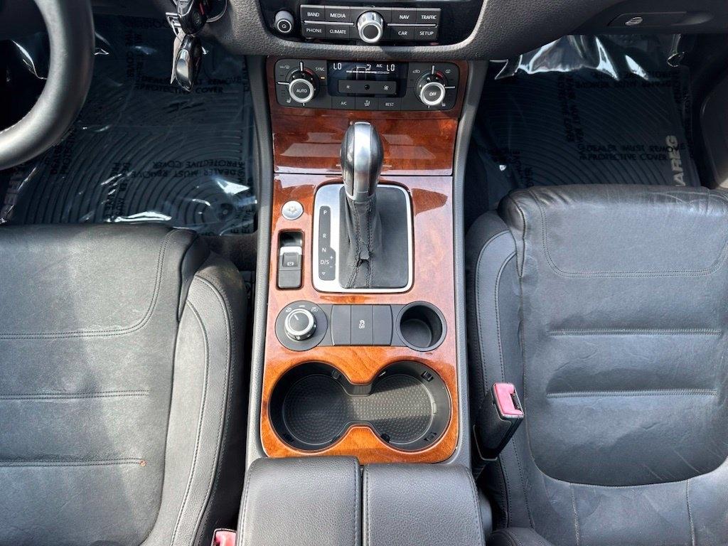Volkswagen Touareg 4dr TDI Sport w/Nav 2014