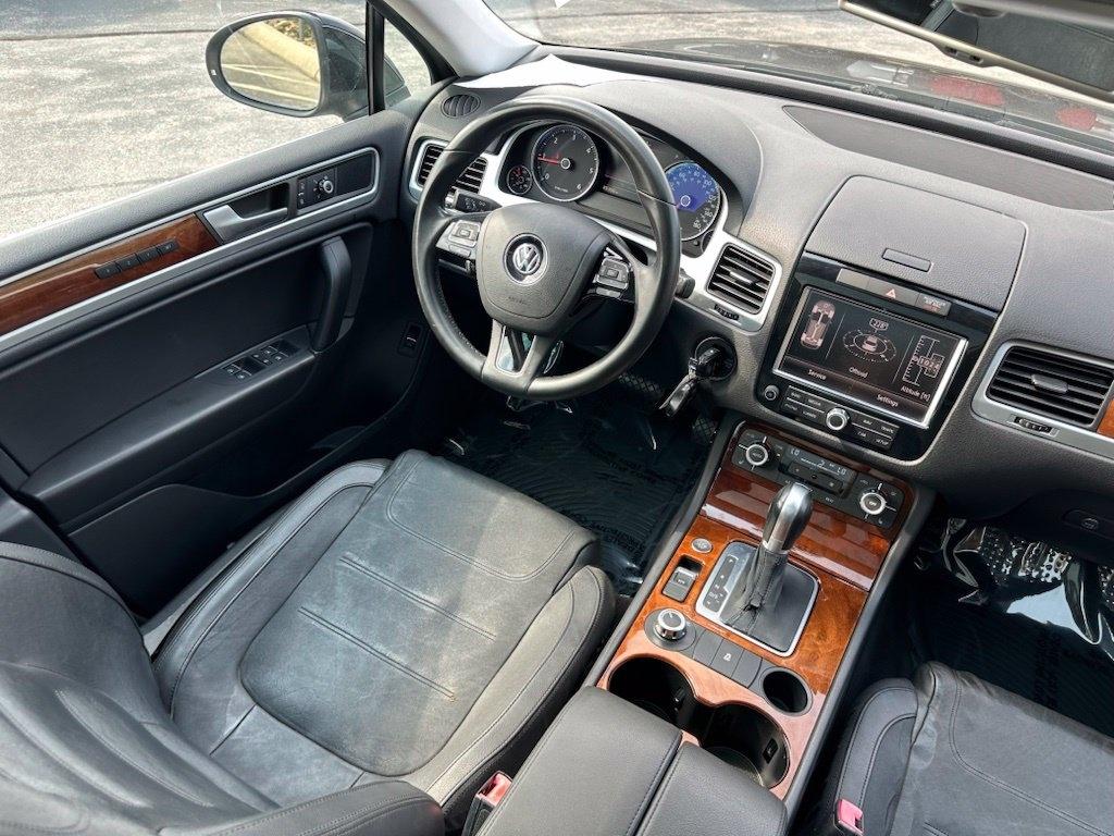 Volkswagen Touareg 4dr TDI Sport w/Nav 2014