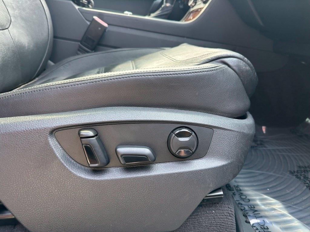 Volkswagen Touareg 4dr TDI Sport w/Nav 2014