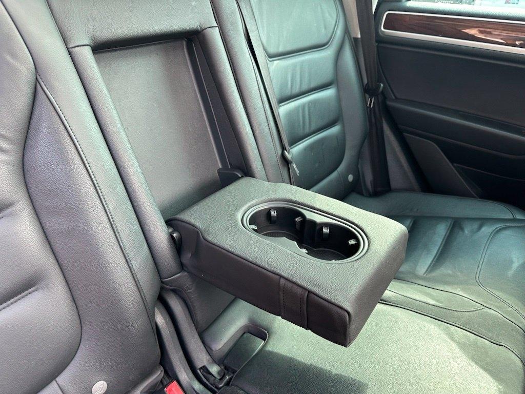Volkswagen Touareg 4dr TDI Sport w/Nav 2014
