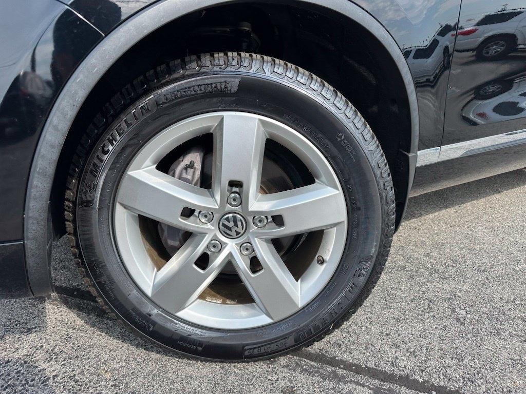 Volkswagen Touareg 4dr TDI Sport w/Nav 2014