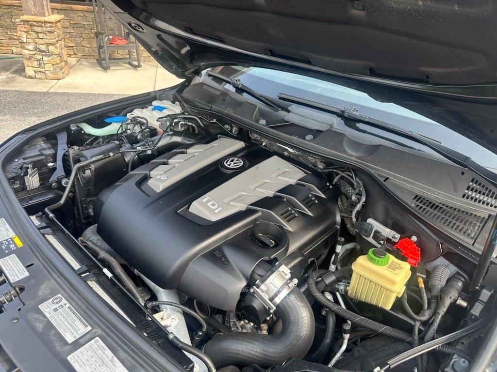 Volkswagen Touareg 4dr TDI Sport w/Nav 2014