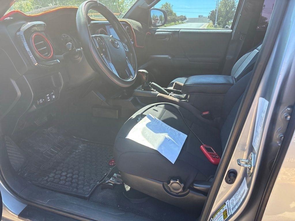 Toyota Tacoma TRD Off Road Double Cab 6' Bed V6 4x4 AT (Natl) 2017