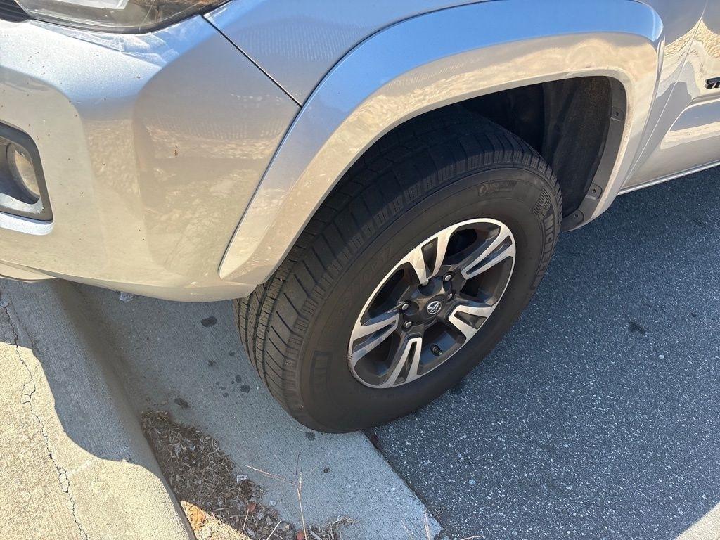 Toyota Tacoma TRD Off Road Double Cab 6' Bed V6 4x4 AT (Natl) 2017