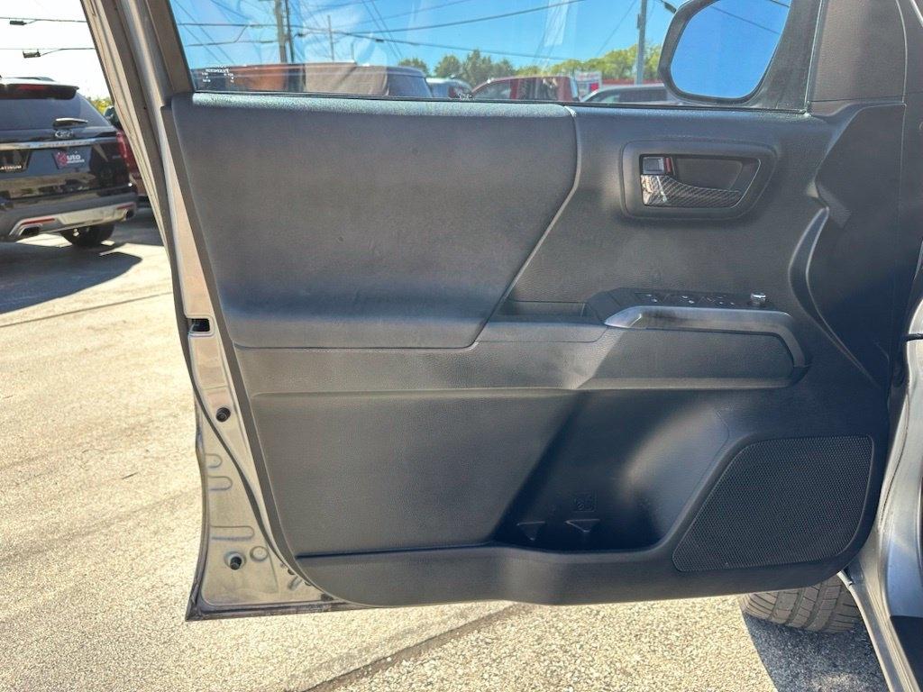 Toyota Tacoma TRD Off Road Double Cab 6' Bed V6 4x4 AT (Natl) 2017