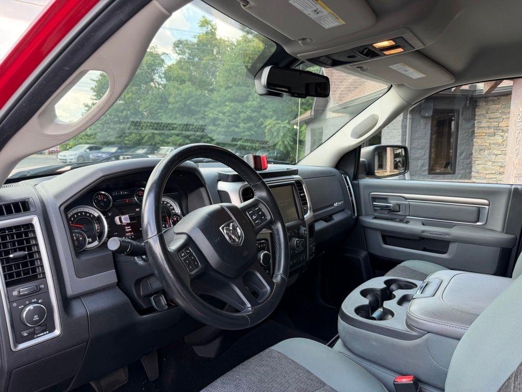 RAM 1500 4WD Crew Cab 140.5" Big Horn 2016