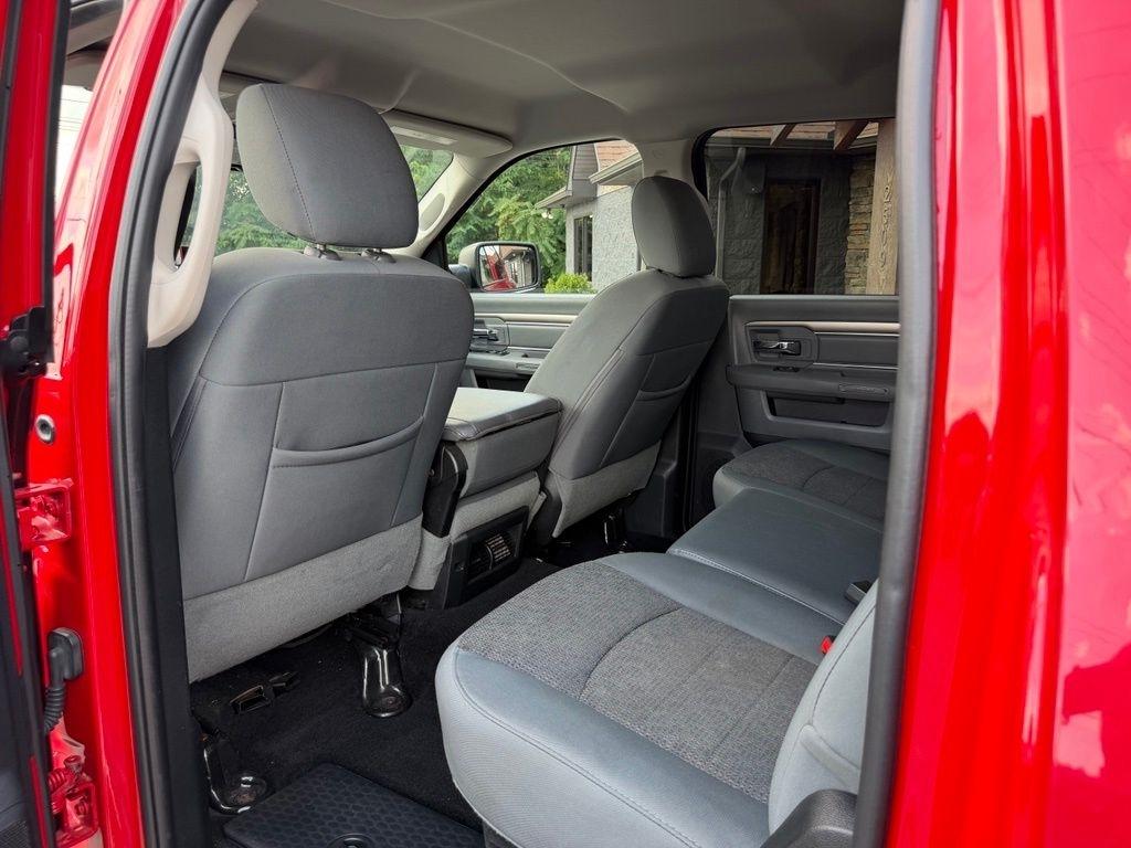 RAM 1500 4WD Crew Cab 140.5" Big Horn 2016