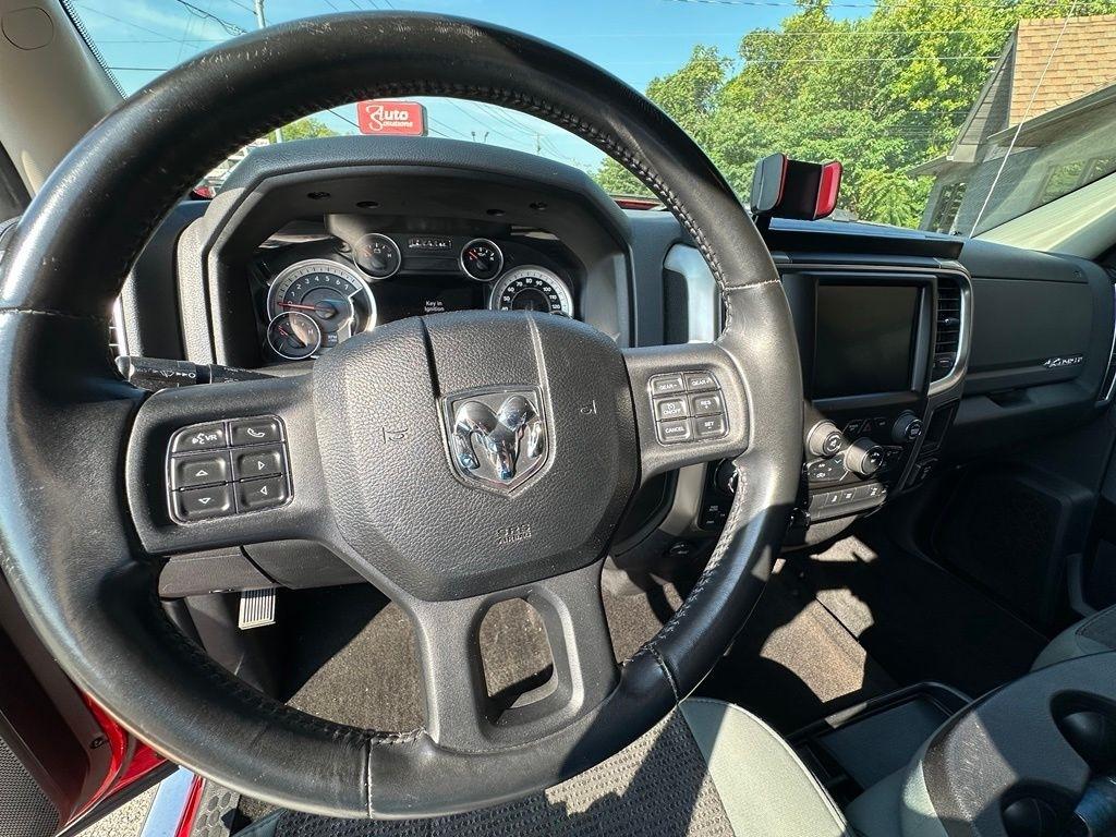 RAM 1500 4WD Crew Cab 140.5" Big Horn 2016