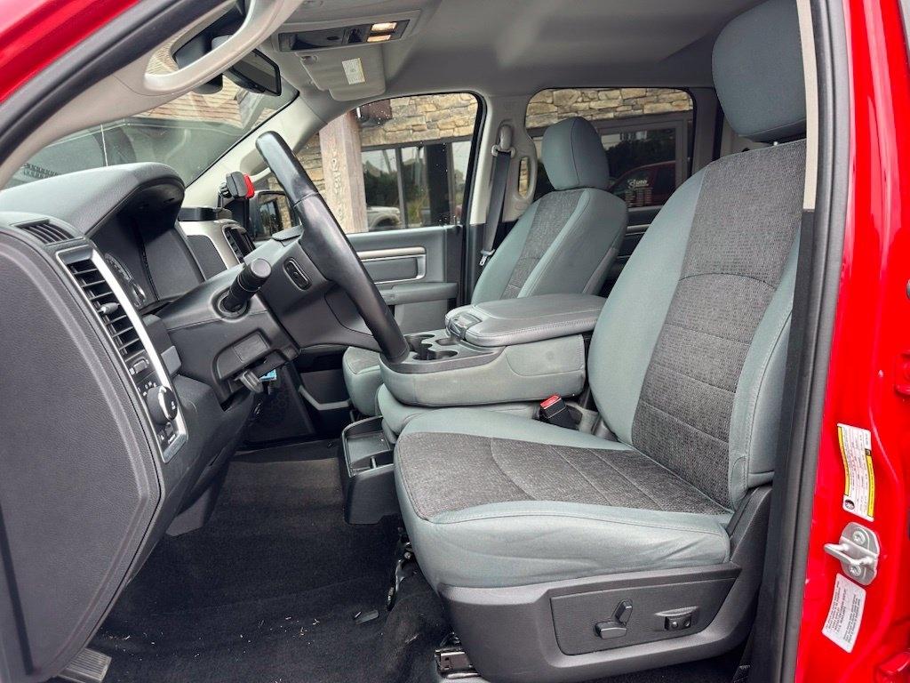 RAM 1500 4WD Crew Cab 140.5" Big Horn 2016