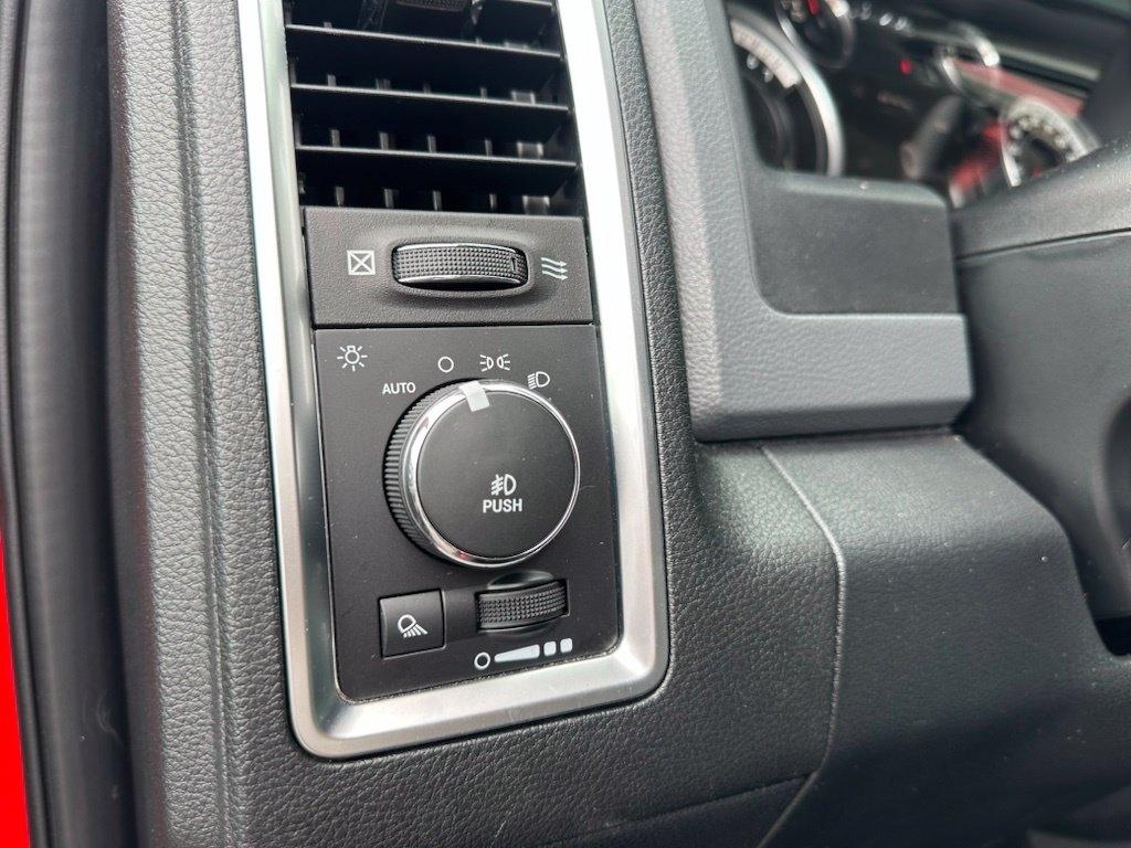 RAM 1500 4WD Crew Cab 140.5" Big Horn 2016