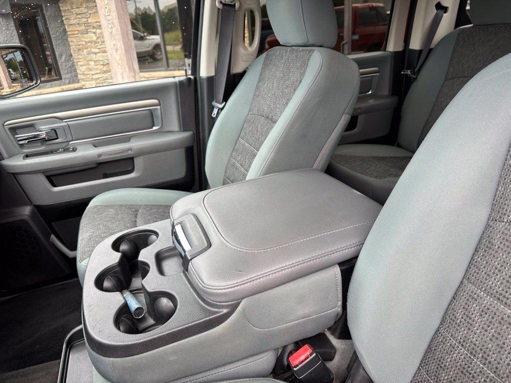 RAM 1500 4WD Crew Cab 140.5" Big Horn 2016