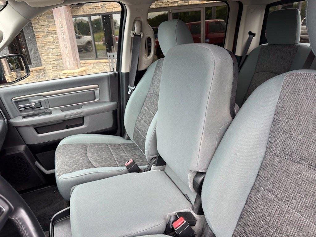RAM 1500 4WD Crew Cab 140.5" Big Horn 2016