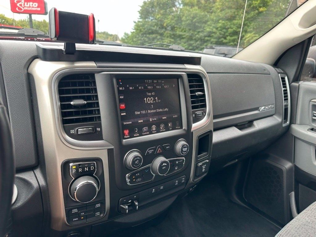 RAM 1500 4WD Crew Cab 140.5" Big Horn 2016