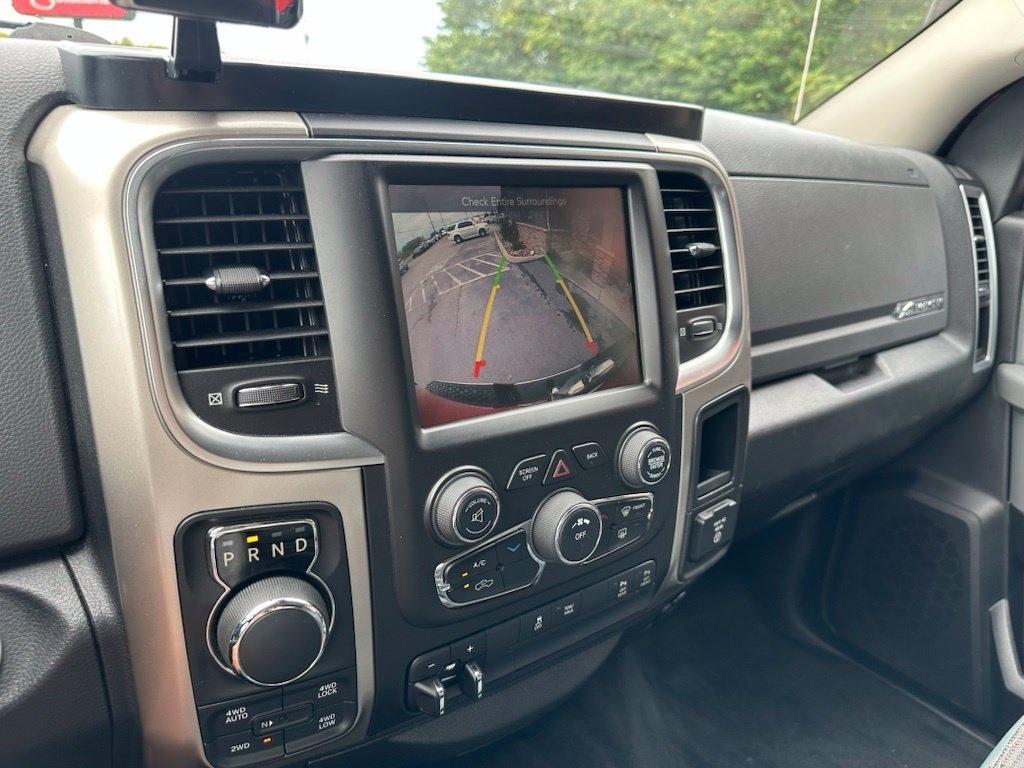 RAM 1500 4WD Crew Cab 140.5" Big Horn 2016