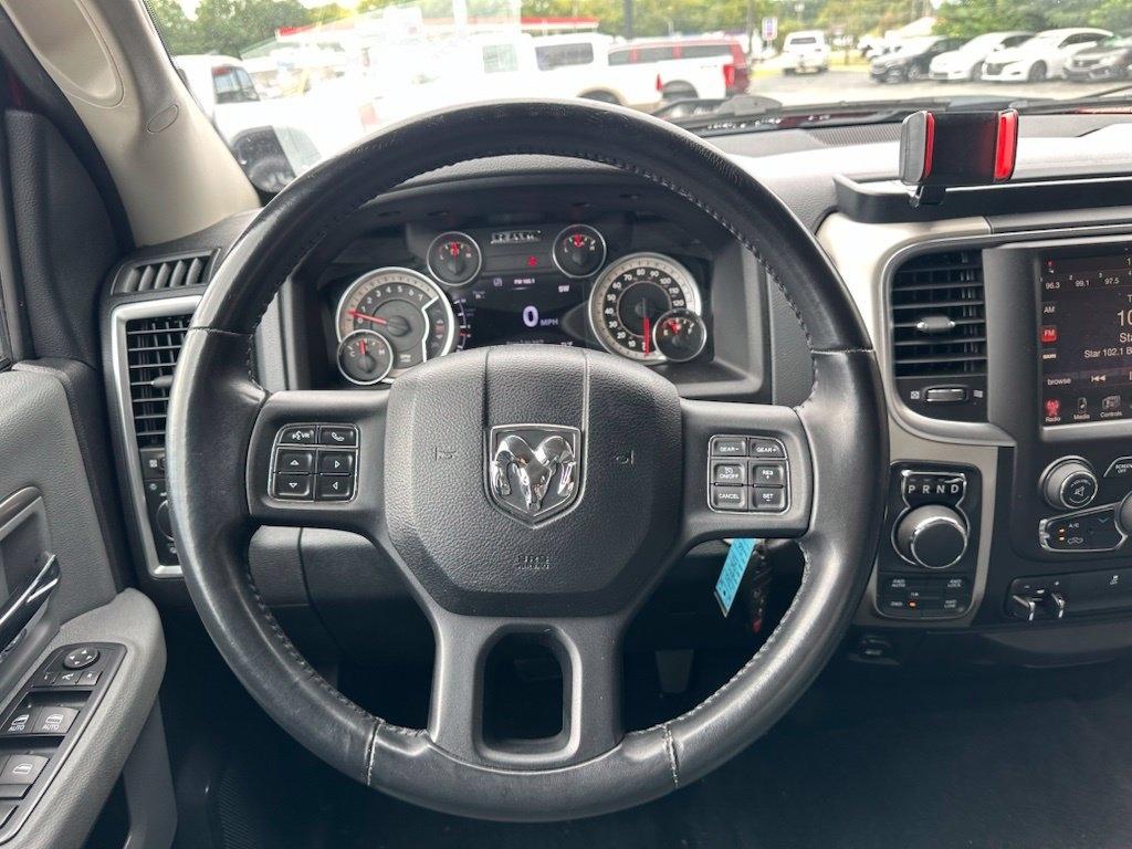 RAM 1500 4WD Crew Cab 140.5" Big Horn 2016