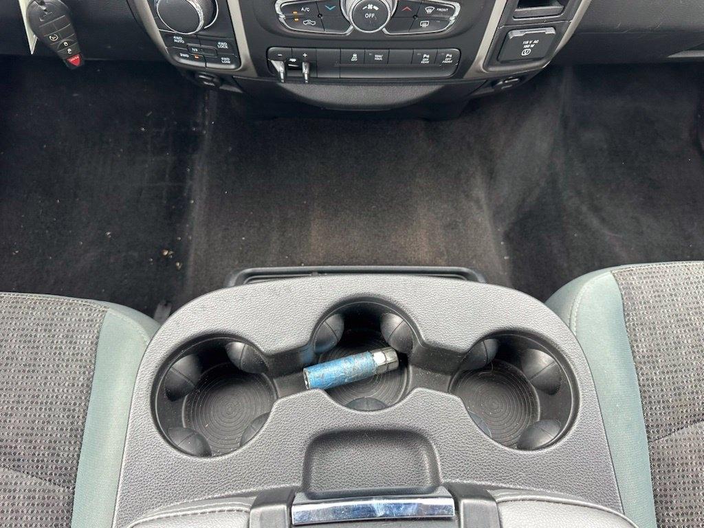 RAM 1500 4WD Crew Cab 140.5" Big Horn 2016