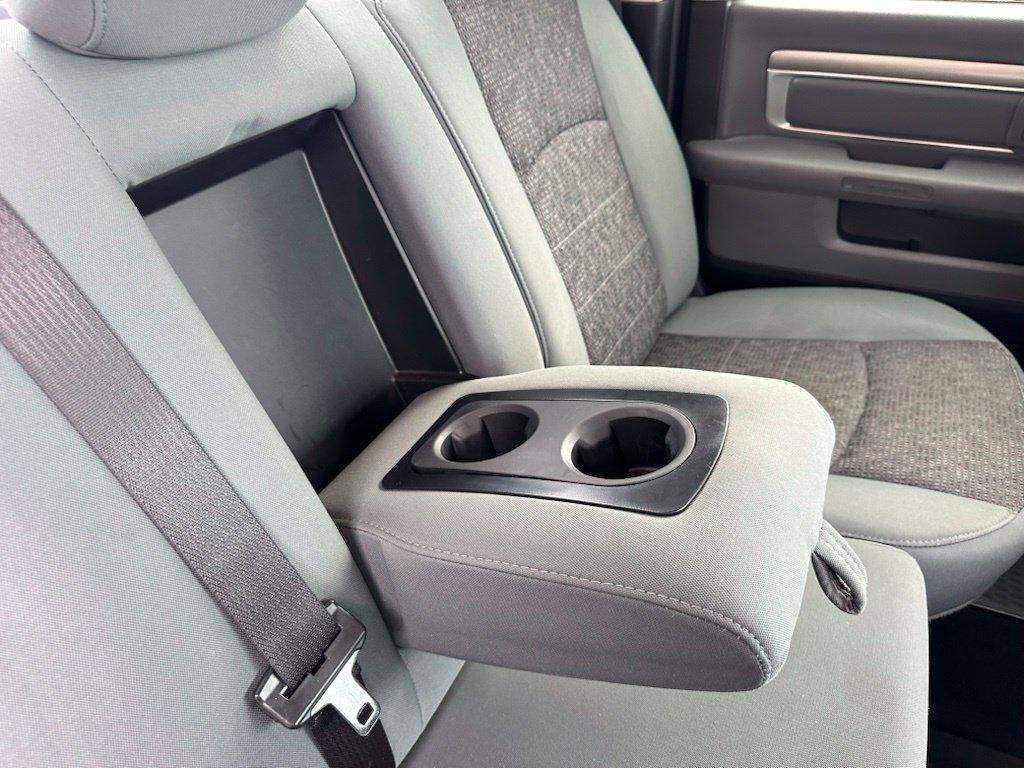 RAM 1500 4WD Crew Cab 140.5" Big Horn 2016