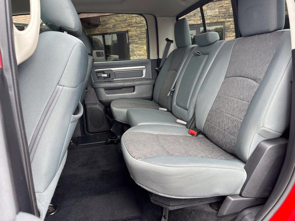 RAM 1500 4WD Crew Cab 140.5" Big Horn 2016