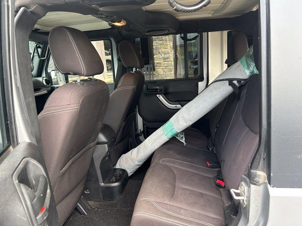 Jeep Wrangler Unlimited 4WD 4dr Sahara 2014
