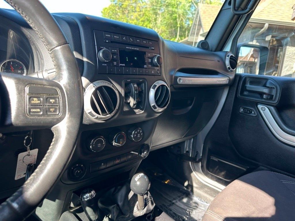 Jeep Wrangler Unlimited 4WD 4dr Sahara 2014