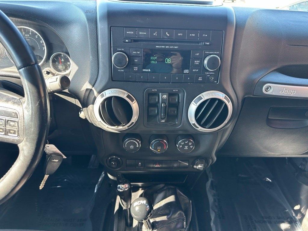 Jeep Wrangler Unlimited 4WD 4dr Sahara 2014