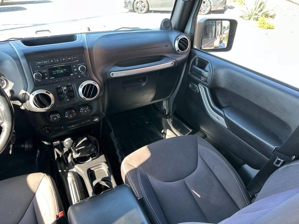 Jeep Wrangler Unlimited 4WD 4dr Sahara 2014