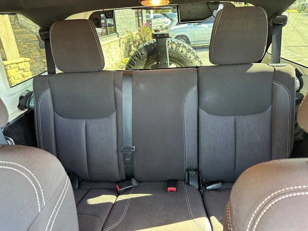 Jeep Wrangler Unlimited 4WD 4dr Sahara 2014