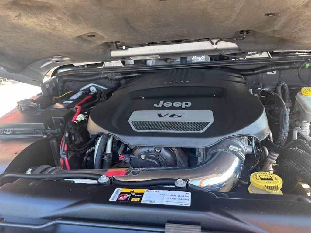 Jeep Wrangler Unlimited 4WD 4dr Sahara 2014