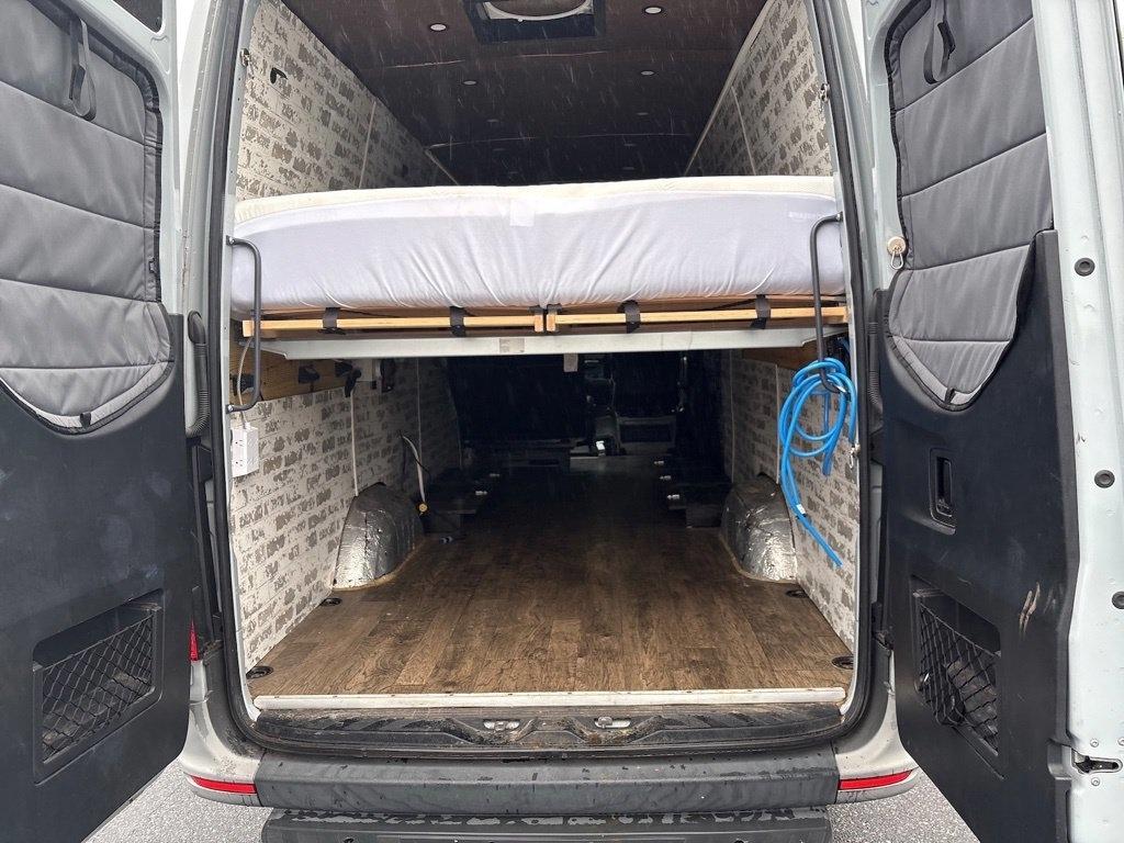 Mercedes-Benz Sprinter Van 2500 High Roof V6 170" RWD 2021