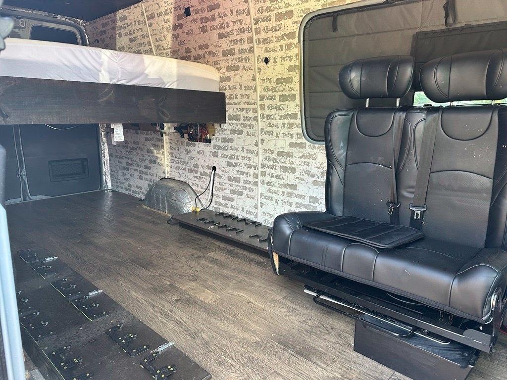 Mercedes-Benz Sprinter Van 2500 High Roof V6 170" RWD 2021
