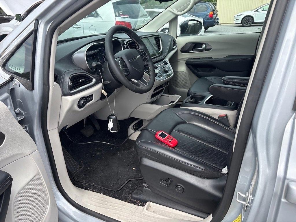 Chrysler Pacifica Touring L FWD 2023
