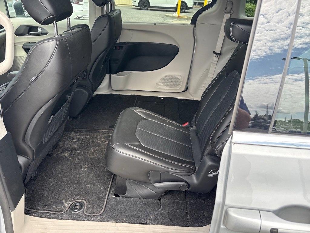 Chrysler Pacifica Touring L FWD 2023