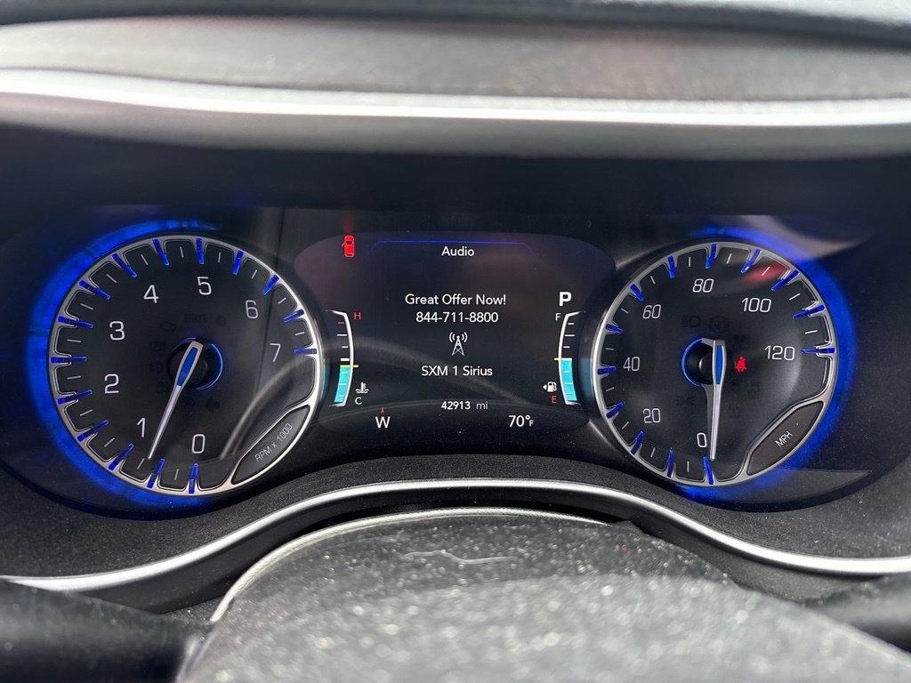 Chrysler Pacifica Touring L FWD 2023