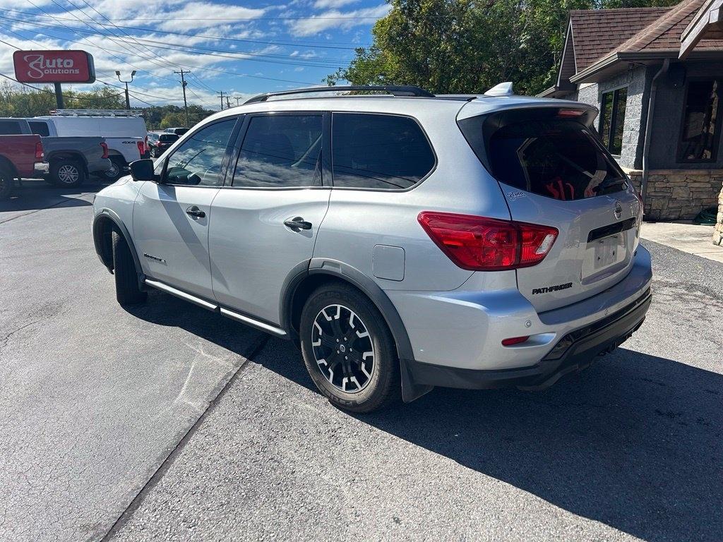 Nissan Pathfinder FWD SL 2020