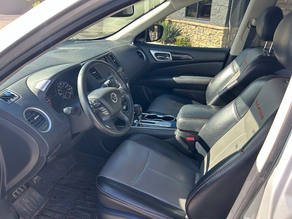 Nissan Pathfinder FWD SL 2020