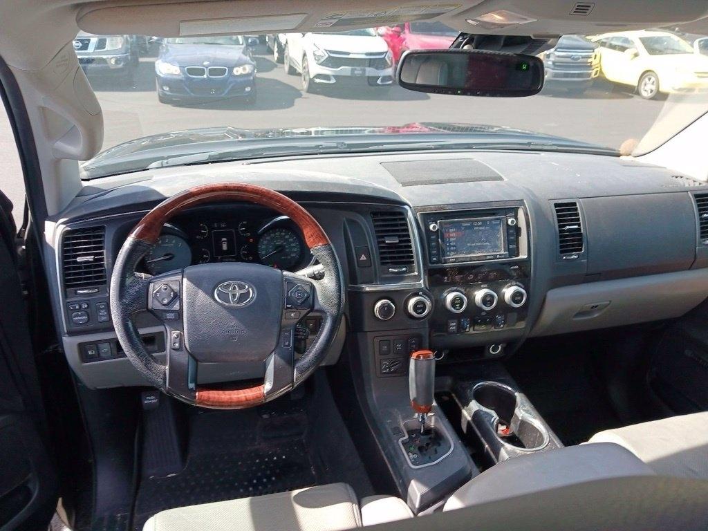 Toyota Sequoia Platinum 4WD (Natl) 2019